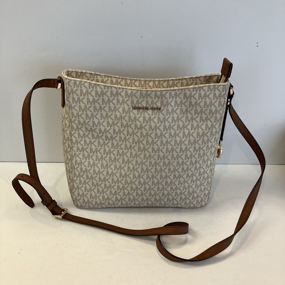 Michael Kors Vanilla Jet Set Travel‎ Handbag - Picture 7 of 10